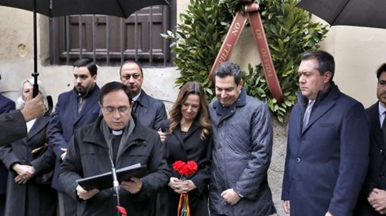 Homenaje realizado el año pasado a Alberto Jiménez-Becerril y Ascensión García, en la calle Don Remondo