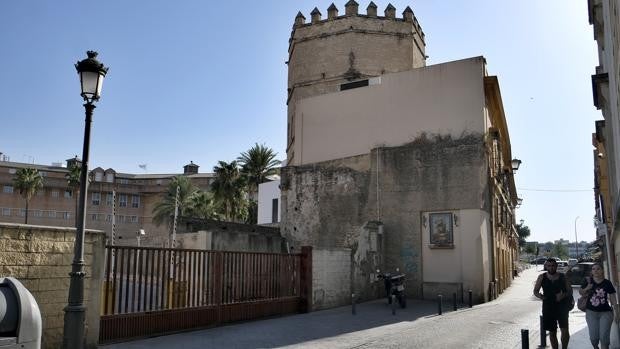 Cultura frena el aparcamiento en el solar de la Torre de la Plata en Sevilla