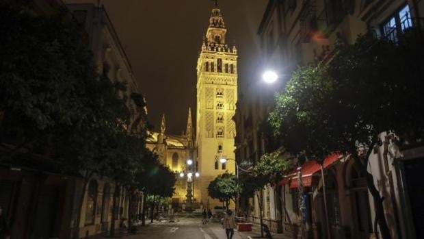 Las nuevas luces «de frigorífico» de la calle Mateos Gago están «avaladas» por la Unión Europea
