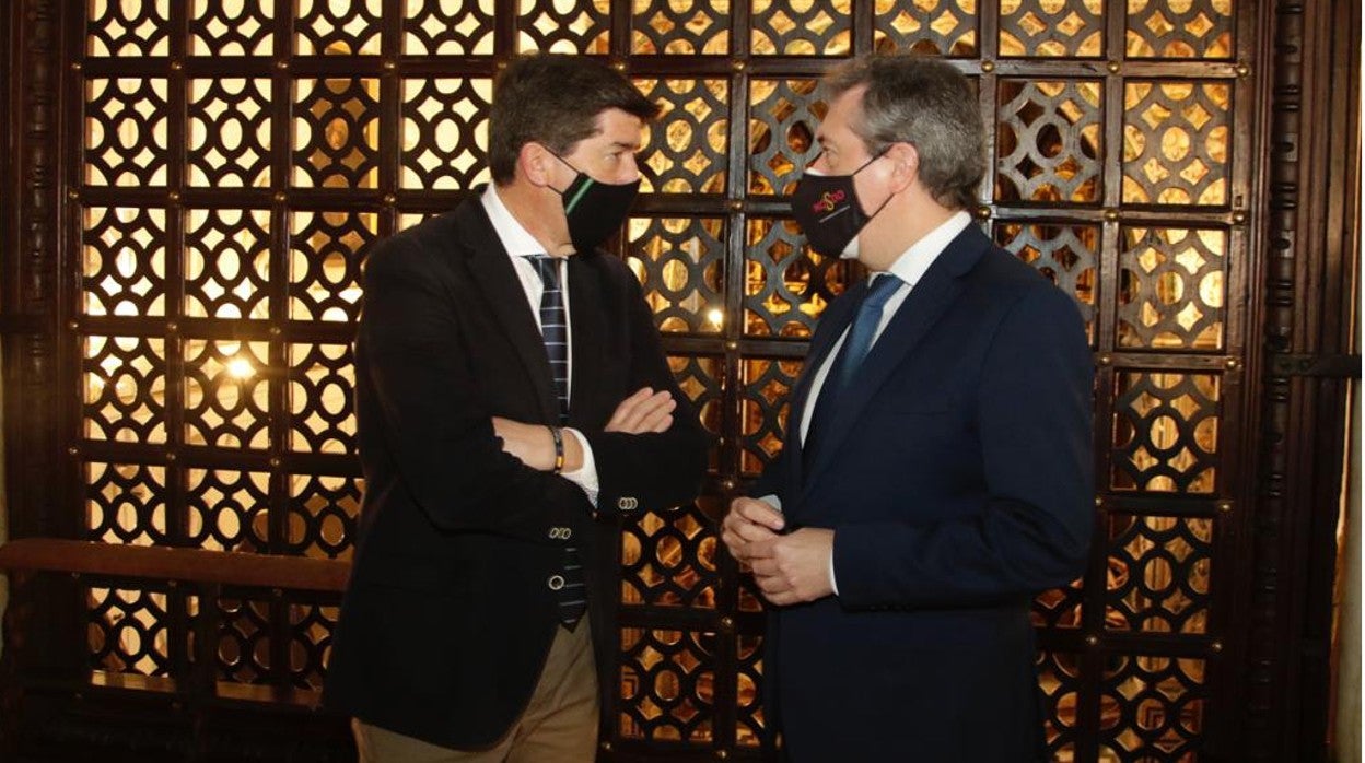 El vicepresidente andaluz, Juan Marín, y el alcalde de Sevilla, Juan Espadas