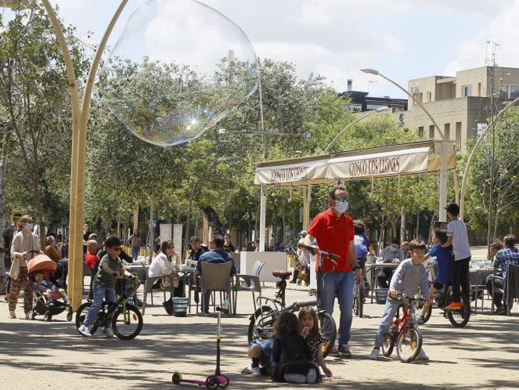 Familias en la Alameda de Sevilla