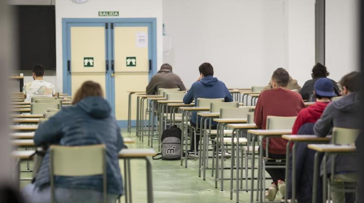 Exámenes en la Escuela de Ingenieros