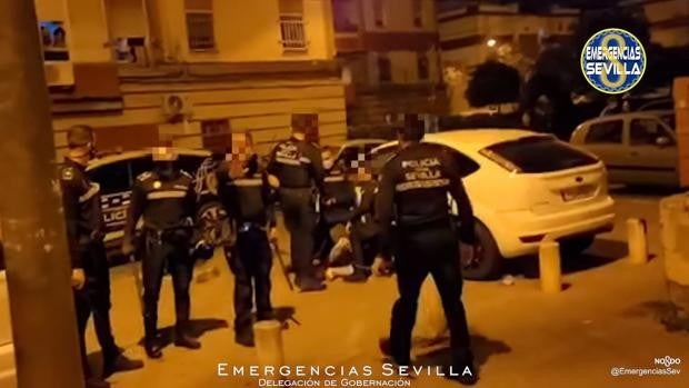 En libertad con cargos los dos detenidos por los disturbios del Polígono Norte