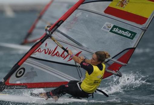 Blanca Manchón durante una regata