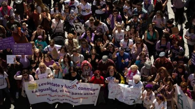 El Ayuntamiento de Sevilla celebra el 8-M con conferencias, rutas, exposiciones y una campaña de igualdad