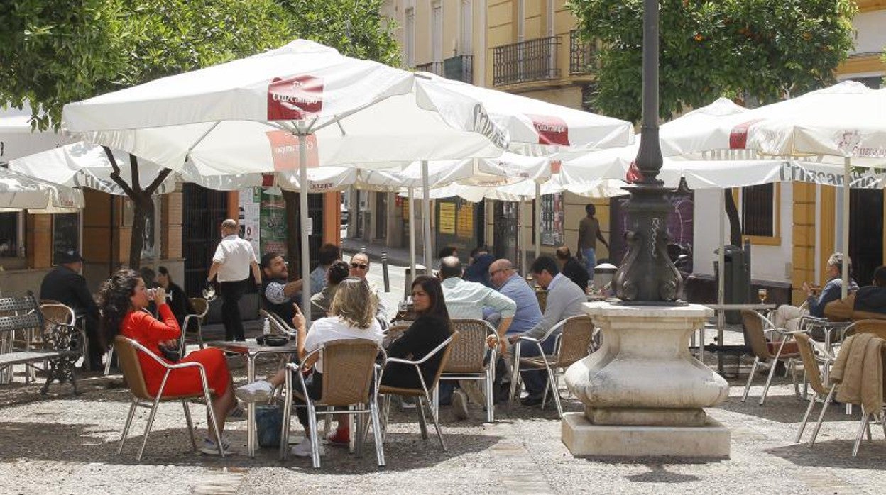 Una terraza en la plaza de San Andrés