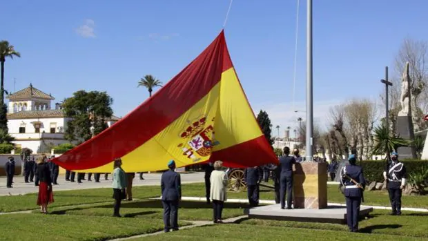 Izado Solemne de Bandera en el ACAR Tablada en reconocimiento al BBVA
