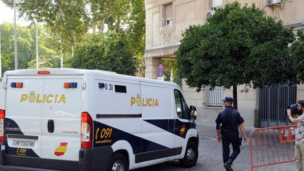 Detenido un padre de un colegio de Bami, en Sevilla, por abusos y agresiones a cinco alumnos