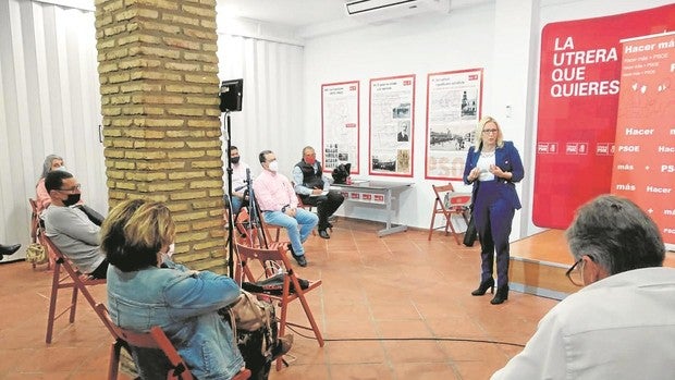 Críticos del PSOE-A piden relevar a Villalobos de la Diputación de Sevilla: «Su modelo es antiguo»