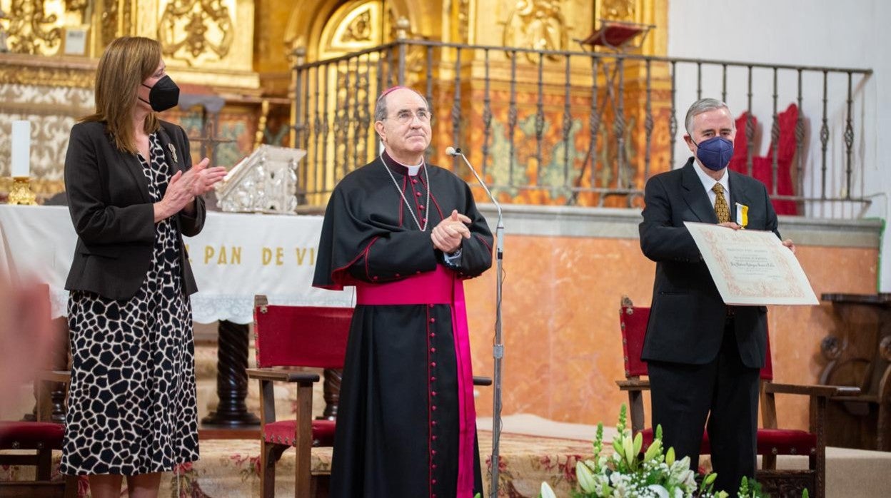 Rosario Andújar, monseñor Asenjo y Patricio Rodríguez-Buzón