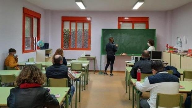 Más de 2.000 adultos se examinan este sábado en Sevilla de la prueba de ESO para mayores de 18 años