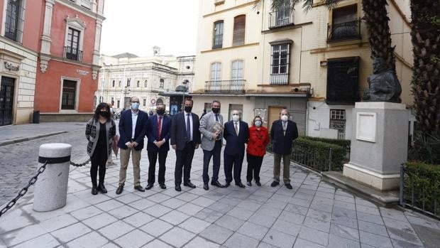 Así ha quedado la reurbanización del monumento a Cervantes en la calle Entrecárceles