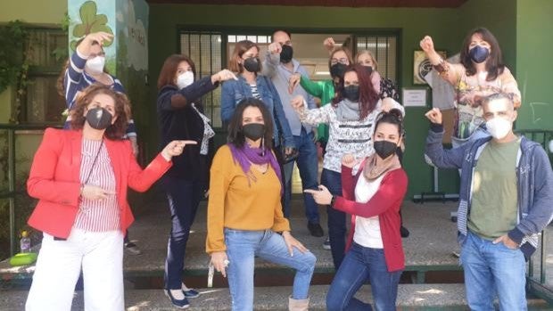 La única maestra del Cerro del Águila que no ha logrado vacunarse tras dos meses intentándolo