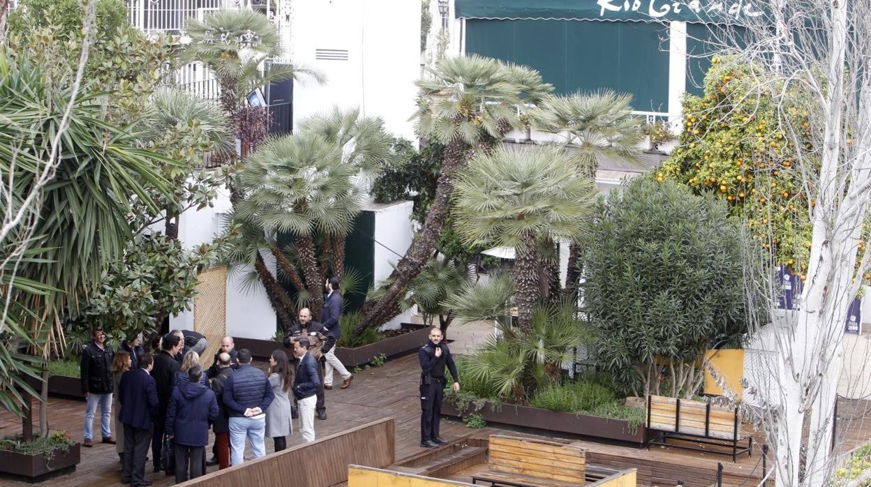 Comisión judicial en marzo de 2019 en la terraza de Puerto de Cuba