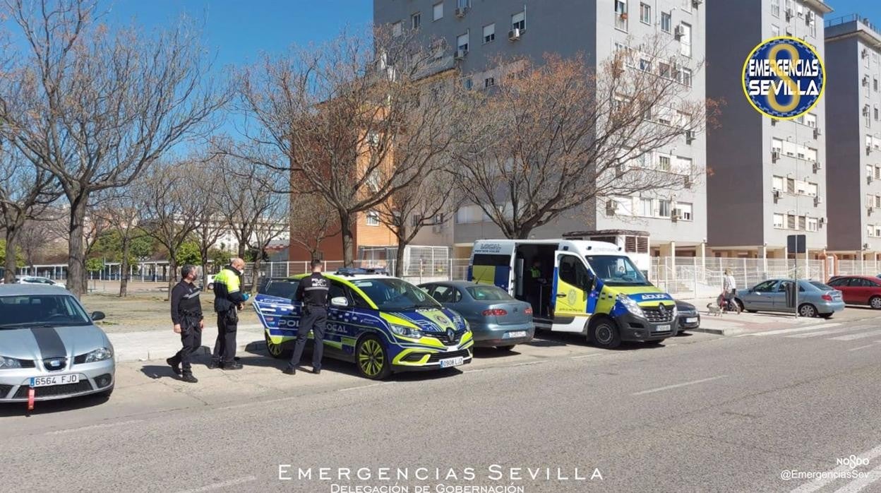 Agentes de la Policía Local preparados para una actuación