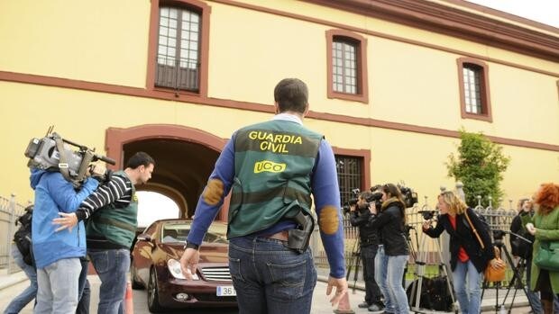 Los funcionarios de la Diputación de Sevilla «comprados» por Fitonovo se enfrentan a cuatro años de cárcel