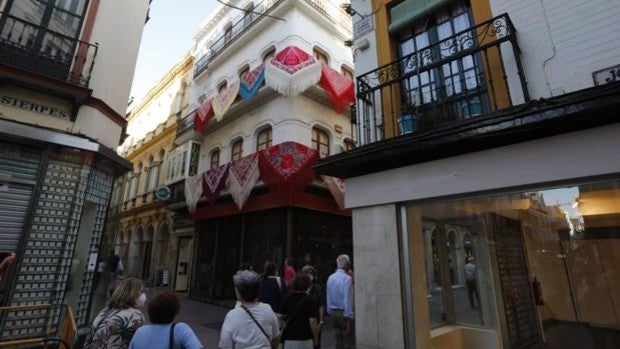 Sevilla sigue con más de 400 casos diarios de Covid aunque bajan hospitalizaciones y UCI