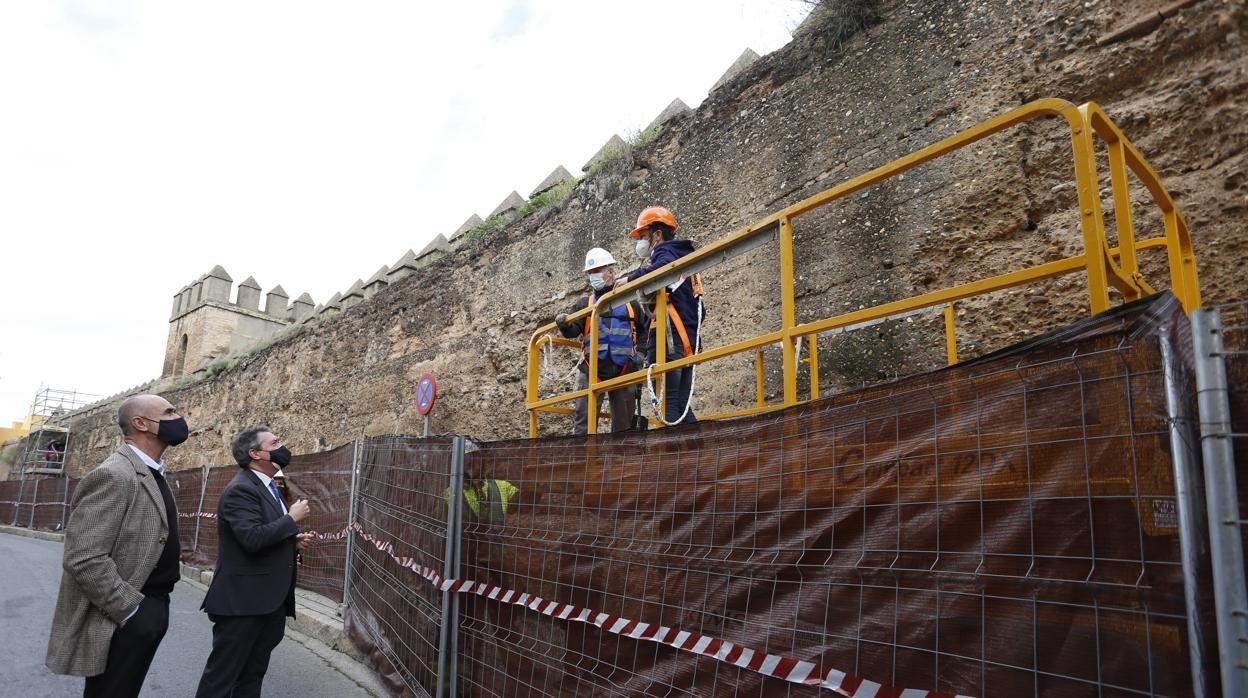 Obras en la muralla de la Macarena