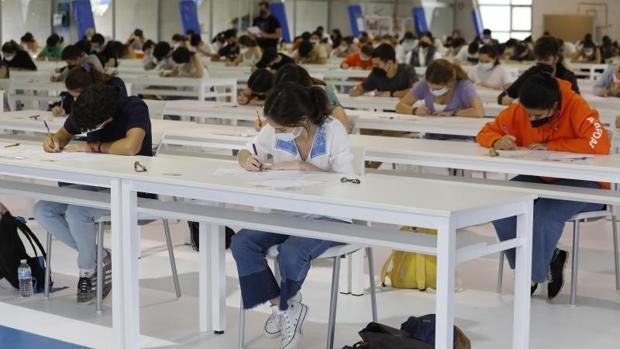 Se inicia la cuenta atrás para entrar en la universidad tras el fin de la Selectividad en Andalucía