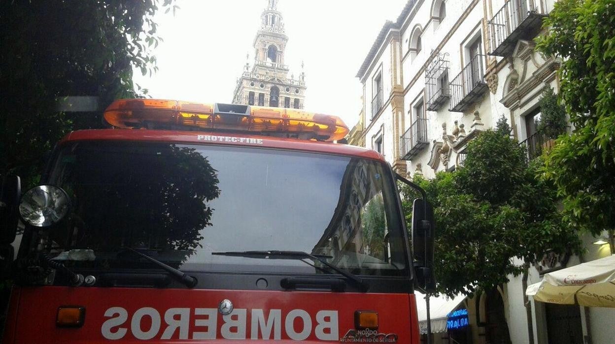 Los bomberos han tenido que actuar en la calle Mateos Gago (imagen de archivo)