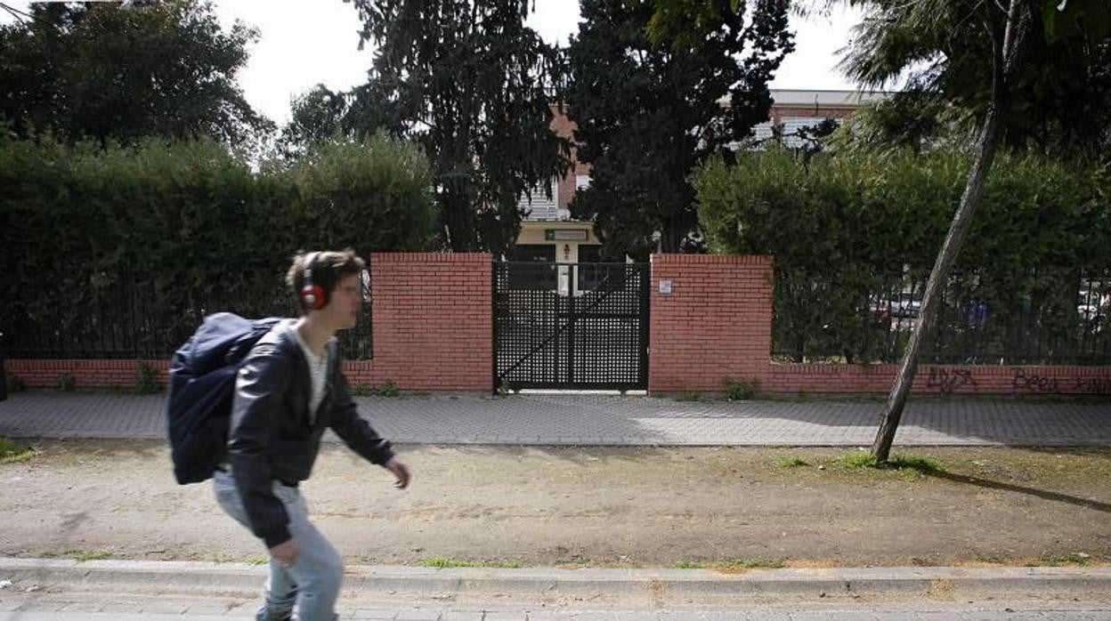 Fachada del instituto Fernando de Herrera de Sevilla