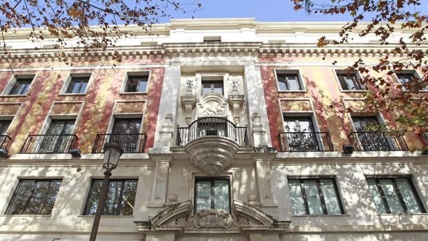 El edificio Generali en la Plaza Nueva se reconvertirá en un apartahotel