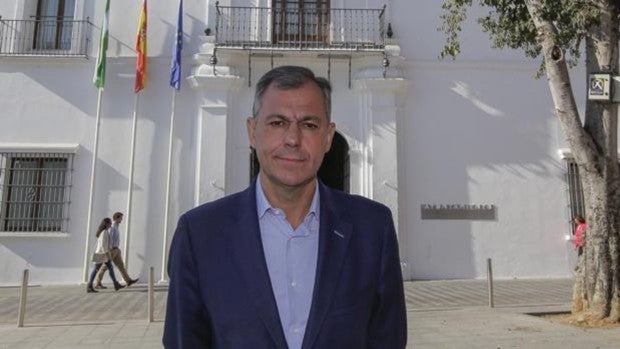 La presidenta del PP provincial propone a José Luis Sanz como candidato a la Alcaldía de Sevilla