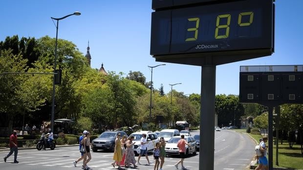 El tiempo en Sevilla: la Aemet activa este lunes el aviso amarillo por calor con una máxima cercana a los 40 grados