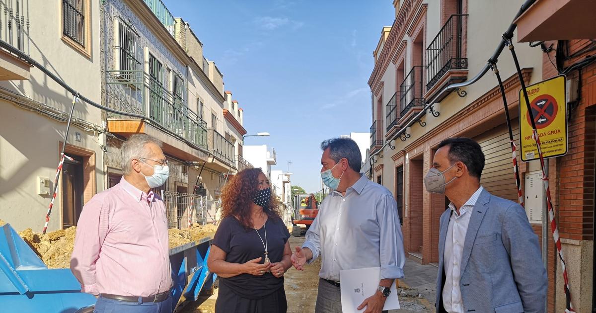 E alcalde de Sevilla, Juan Espadas, en las obras