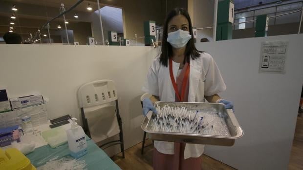 Baja la cifra de contagiados en una jornada en la que aumentan las hospitalizaciones en Sevilla