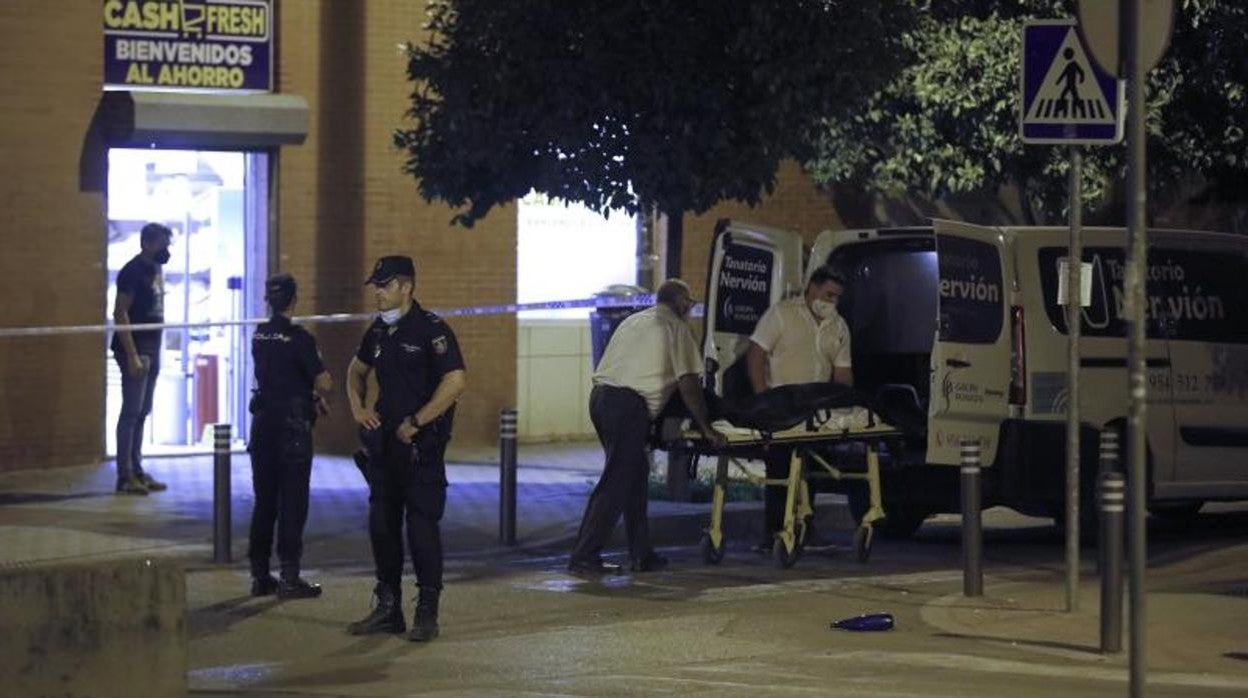 Exterior del supermercado donde se produjo el atraco