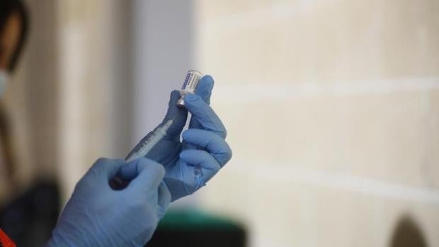 Baja la presión hospitalaria en Sevilla en una jornada con 860 contagios nuevos por coronavirus