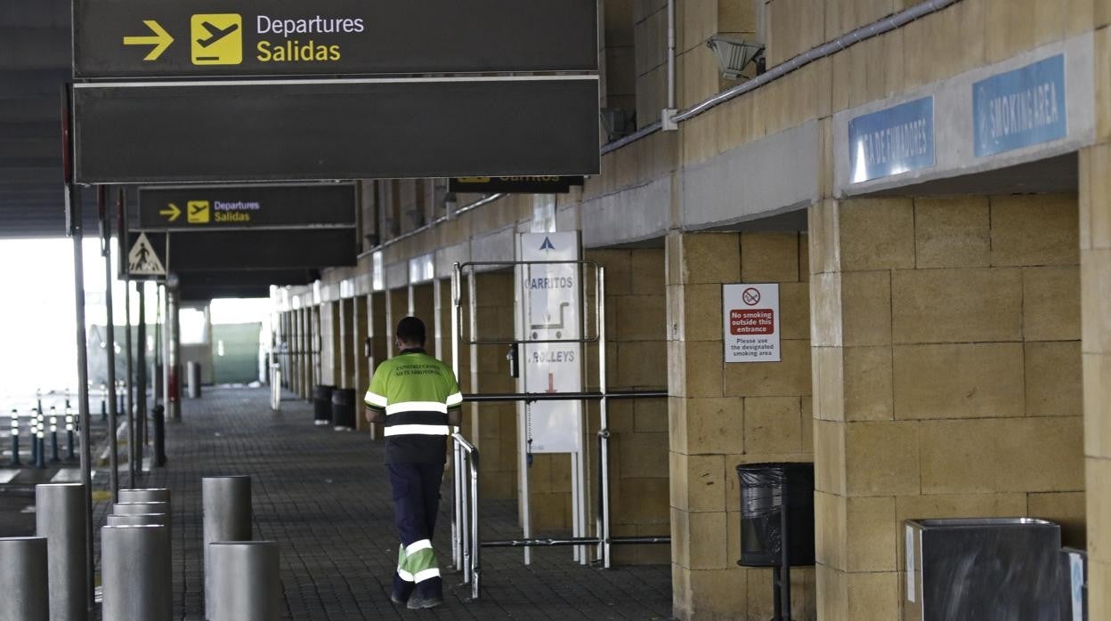 Acceso para las salidas en el Aeropuerto de Sevilla