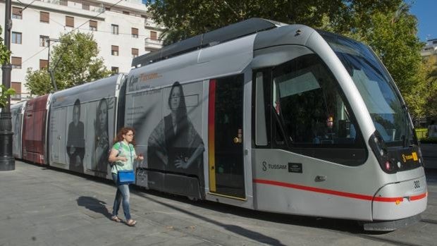 Espadas quiere priorizar un tranvibús de Santa Justa al Centro y peatonalizar de la Gavidia a las Setas