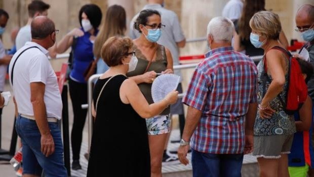 La provincia de Sevilla encadena su tercer día consecutivo con descenso de la tasa de contagios
