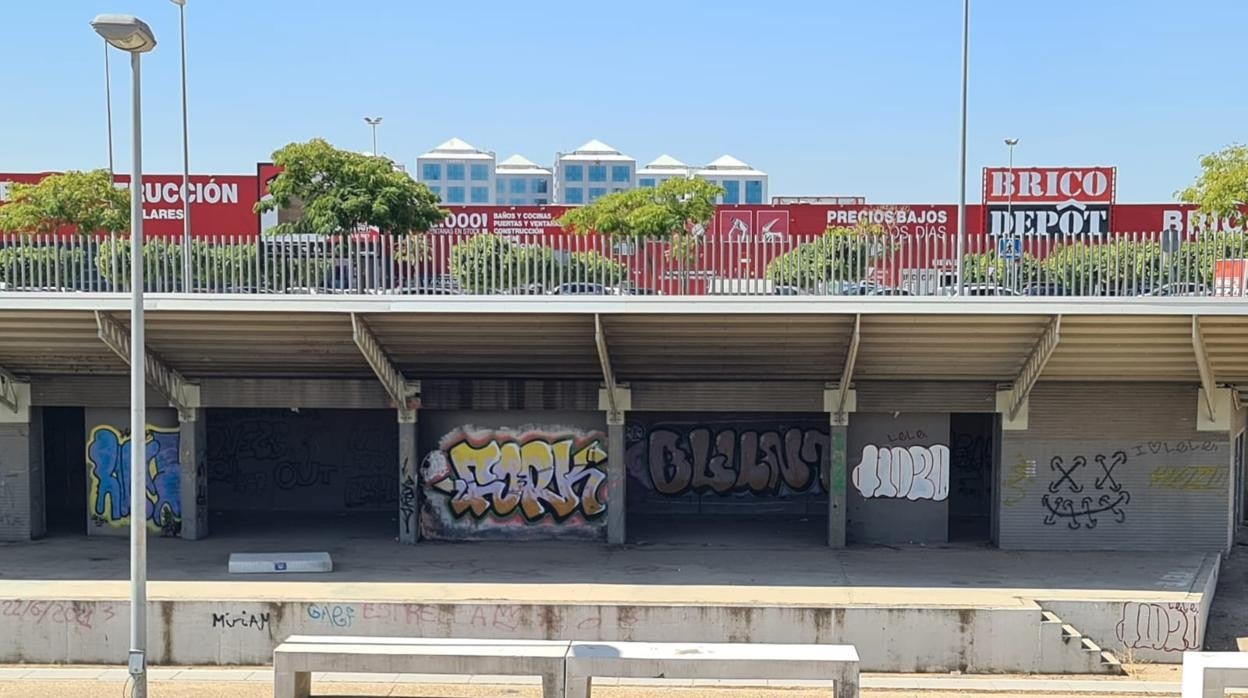 Estado de abandono en que se encuentra el auditorio del Higuerón