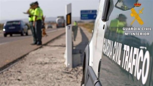 Un hombre muere tras colisionar dos coches en la A-49 a la altura de Gines