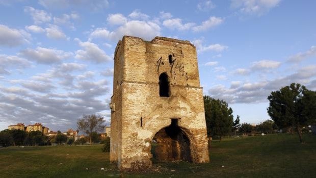 Sevilla hará obras urgentes de conservación en el Molino de la Torre Blanca en el Parque del Guadaíra