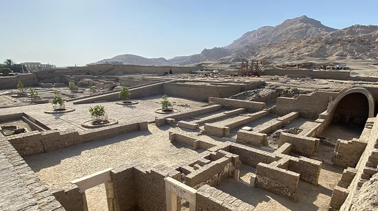 Templo de Millones de Años de Tutmosis III, Luxor (Egipto)