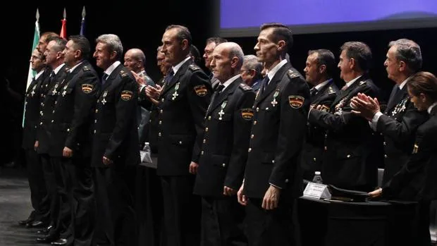 Operaciones policiales con medalla: de la manada francesa a las ayudas irregulares a Isofotón