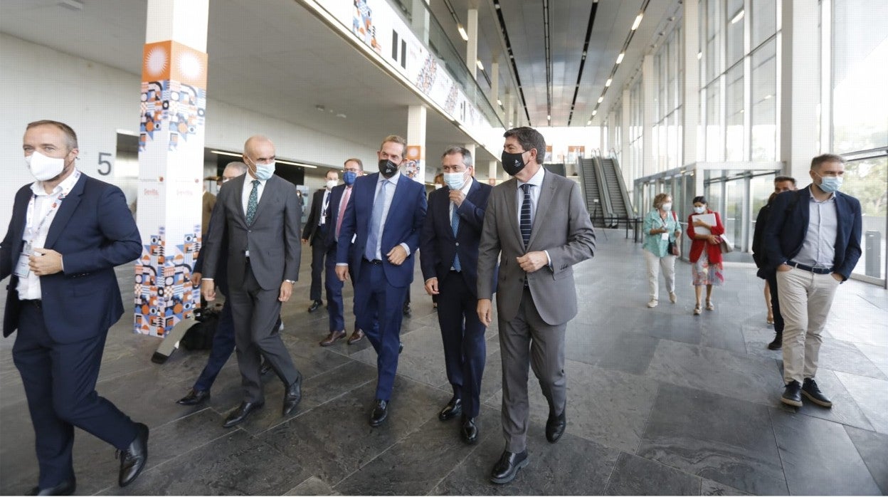 Antonio Muñoz, Fernando Valdés, Juan Espadas y Juan Marín en el congreso de Turespaña en Fibes