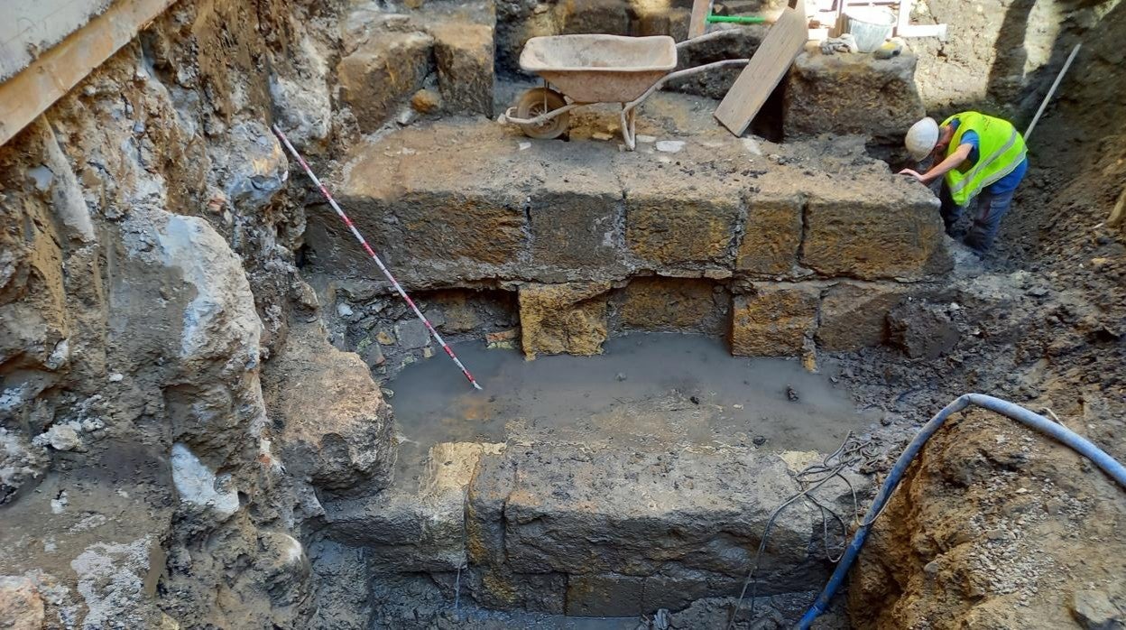 Parte de la muralla romana hallada en Sevilla