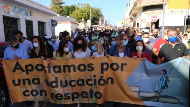 El pasado curso 17 profesores fueron agredidos en  colegios de Sevilla