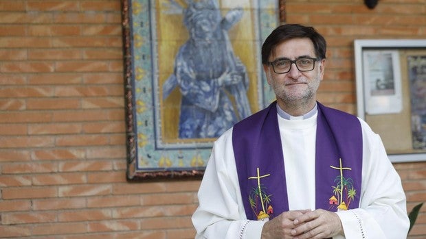 El párroco de la Candelaria: «El Gran Poder viene para mover el corazón de los políticos»