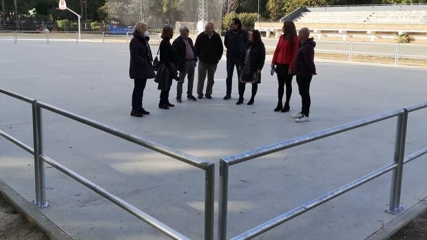 El Ayuntamiento de Sevilla concluye la nueva pista multideportiva del parque de Los Príncipes