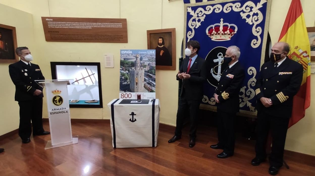 Presentación del sello que conmemora los 800 años de la Torre del Oro