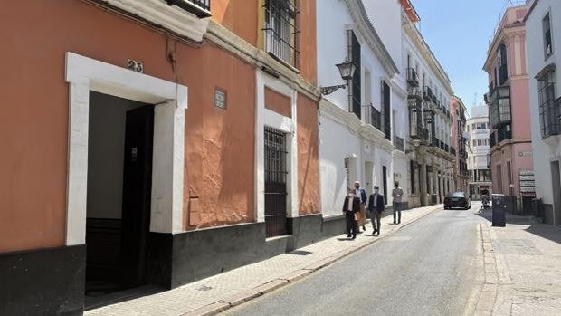 Las obras de la calle Zaragoza empezarán tras la Semana Santa y recuperarán el adoquín de Gerena