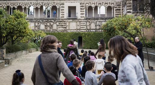 Visita escolar al Alcázar en tiempos prepandemia