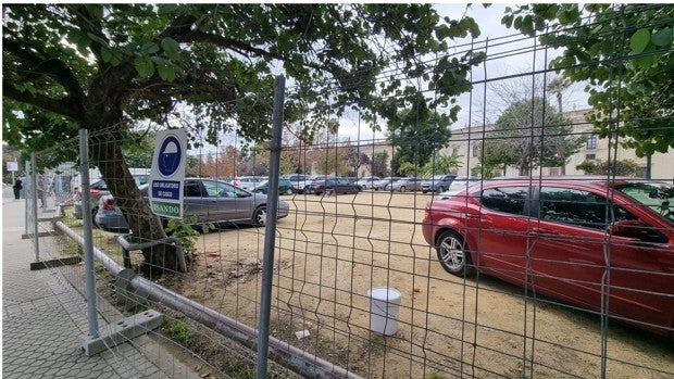 El Ayuntamiento de Sevilla realiza obras para recuperar el uso peatonal de la glorieta del Cid