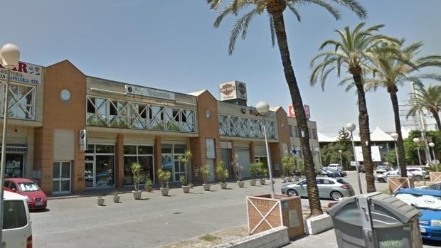 Una mujer denuncia por apropiación indebida al taller de Sevilla al que llevó a reparar su motocicleta